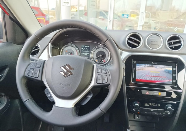 Suzuki Vitara cena 120590 przebieg: 5, rok produkcji 2024 z Szczebrzeszyn małe 191